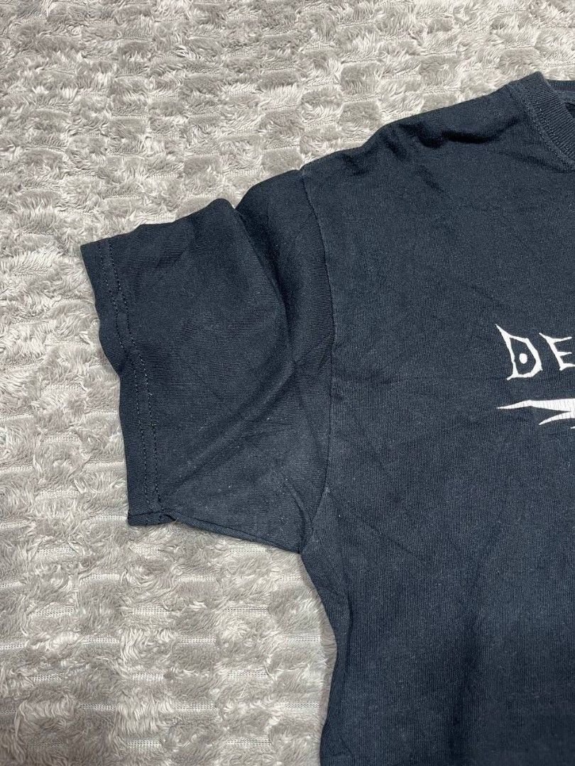 Death Note Shirt (Category: Tshirts & Polo Shirts ) located in Cagayan de Oro. Submitted by smoothstyle (Listing ID 1467128786, Image 3). Description: Death Note tee Very good condition 9/10 color rate Size: medium Dimes: 20x26.5 need wash.