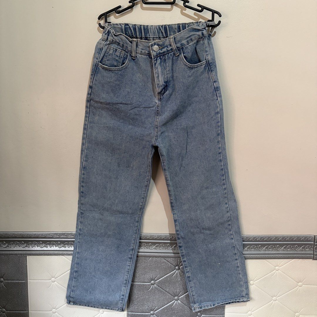 Denim JeanLight Wash (Category: Jeans) located in Manila. Submitted by serra_shop (Listing ID 1467034791, Image 2). Description: Denim Jeans Wash Waist: 26 Width: 12.5 inch Length: 97 cm Location: Pampanga Courier: J&T.