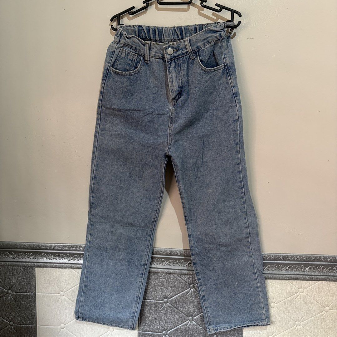 Denim JeanLight Wash (Category: Jeans) located in Manila. Submitted by serra_shop (Listing ID 1467034791, Image 1). Description: Denim Jeans Wash Waist: 26 Width: 12.5 inch Length: 97 cm Location: Pampanga Courier: J&T.