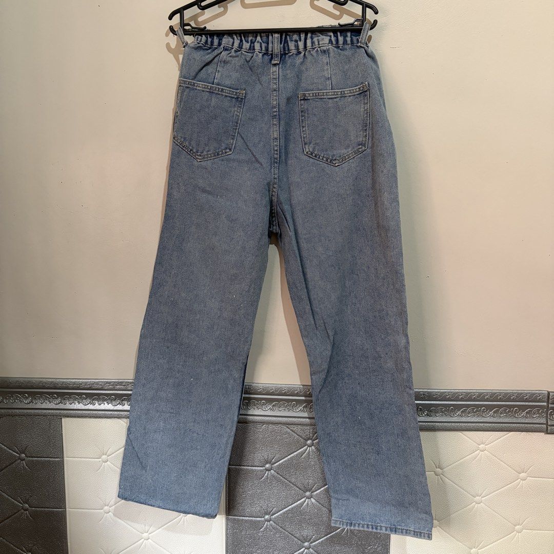 Denim JeanLight Wash (Category: Jeans) located in Manila. Submitted by serra_shop (Listing ID 1467034791, Image 3). Description: Denim Jeans Wash Waist: 26 Width: 12.5 inch Length: 97 cm Location: Pampanga Courier: J&T.