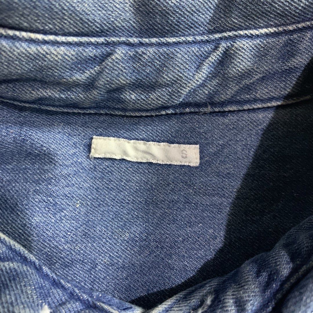 Denim long sleeve button down by GU (Category: Tshirts & Polo Shirts ) located in Davao. Submitted by jandyfuert21303 (Listing ID 1467144472, Image 3). Description: Excellent condition No issues Small on tag Large frame .