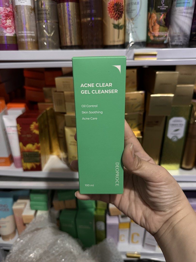 DEOPROCE Acne Clear Gel Cleanser 100ml (Category: Face Care) located in Manila. Submitted by kristine1909 (Listing ID 1467165664, Image 1). Description: Sealed box ORIGINAL EXPIRATION 2029 Benefits: Features a soft, rich gel foam that thoroughly removes impurities while leaving skin hydrated and comfortable without a tight post-cleanse feeling. Formulated at a mildly acidic pH (3.0–5.0) to safeguard the skin barrier during cleansing and support a