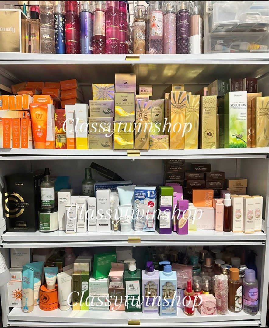 DEOPROCE Acne Clear Gel Cleanser 100ml (Category: Face Care) located in Manila. Submitted by kristine1909 (Listing ID 1467165664, Image 3). Description: Sealed box ORIGINAL EXPIRATION 2029 Benefits: Features a soft, rich gel foam that thoroughly removes impurities while leaving skin hydrated and comfortable without a tight post-cleanse feeling. Formulated at a mildly acidic pH (3.0–5.0) to safeguard the skin barrier during cleansing and support a