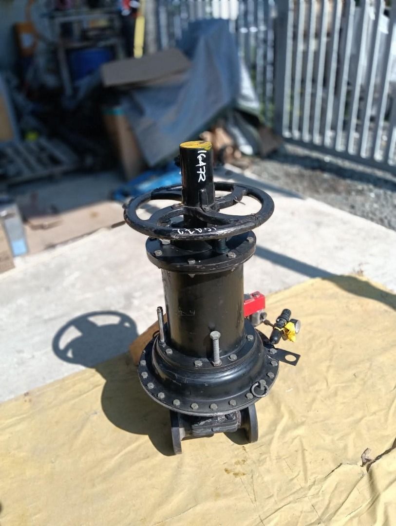 Diaphragm Valve (Category: Industrial Equipment) located in Caloocan City. Submitted by vergaraefr15117 (Listing ID 1467144739, Image 1). Description: VALVE DIAPHRAGM ACTUATED 80MM G2K FLANGED 150 A126 CI RUBBER LINED SS410 PN10 BS5156 3/2 SV.
