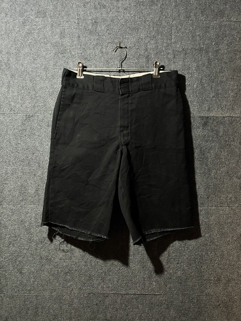 DICKIES 874 CUTTED PANTS (Category: Shorts) located in Naga. Submitted by goodfinds_only.v1 (Listing ID 1467108948, Image 1). Description: FOR SALE -DICKIES 874 CUTTED PANTS SIZE:SMALL MEASUREMENTS WAISTLINE:30 INCHES LENGTH:20 INCHES LEG OPEN:9 INCHES COLOR RATE:9/10 GOOD CONDITION NO FLAWS DM ME TO PURCHASE! .
