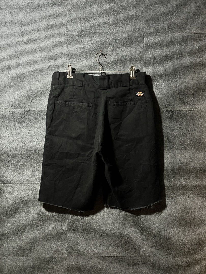 DICKIES 874 CUTTED PANTS (Category: Shorts) located in Naga. Submitted by goodfinds_only.v1 (Listing ID 1467108948, Image 3). Description: FOR SALE -DICKIES 874 CUTTED PANTS SIZE:SMALL MEASUREMENTS WAISTLINE:30 INCHES LENGTH:20 INCHES LEG OPEN:9 INCHES COLOR RATE:9/10 GOOD CONDITION NO FLAWS DM ME TO PURCHASE! .