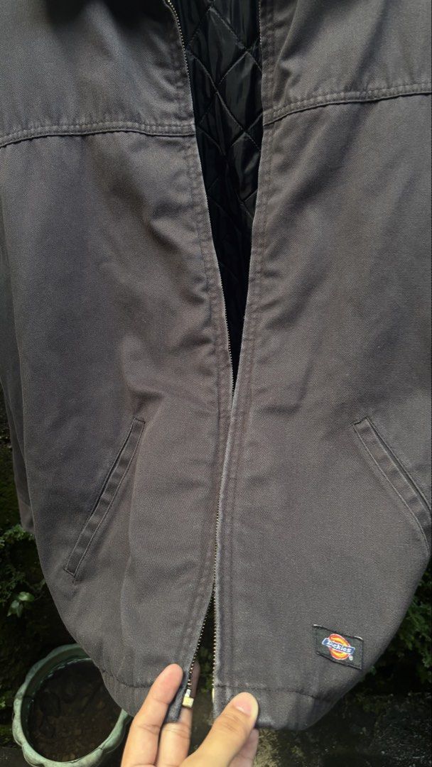 Dickies Harrington jacket (Category: Coats, Jackets and Outerwear) located in Quezon City. Submitted by erodinamict (Listing ID 1467059652, Image 3). Description: Size:L-XL Good Condition Color rate:9/10 Dimes:25x30 No Puller .
