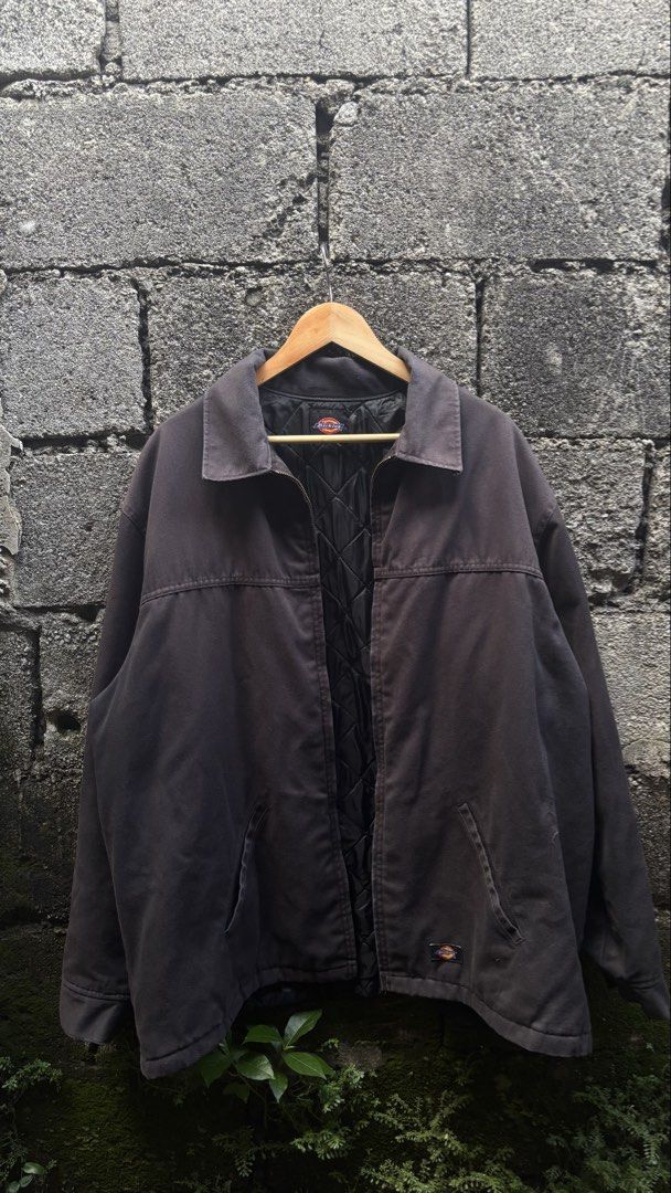 Dickies Harrington jacket (Category: Coats, Jackets and Outerwear) located in Quezon City. Submitted by erodinamict (Listing ID 1467059652, Image 2). Description: Size:L-XL Good Condition Color rate:9/10 Dimes:25x30 No Puller .