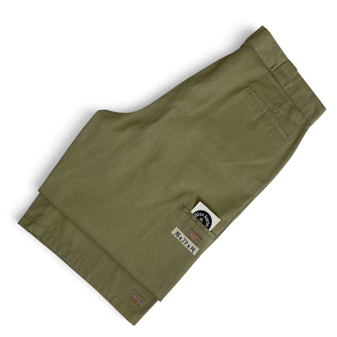 Dickies Loose Fit Double Patch (KHAKI) (Category: Shorts) located in Taguig. Submitted by _blisskarte_ (Listing ID 1467122850, Image 1). Description: Price: ₱1,000 Dickies Loose Fit Double Patch (KHAKI) • width: 38 • length: 27 • leghole: 14 📍Guadalupe Cembo, Taguig 🚚Via J&T / Lalamove / Meet-up.
