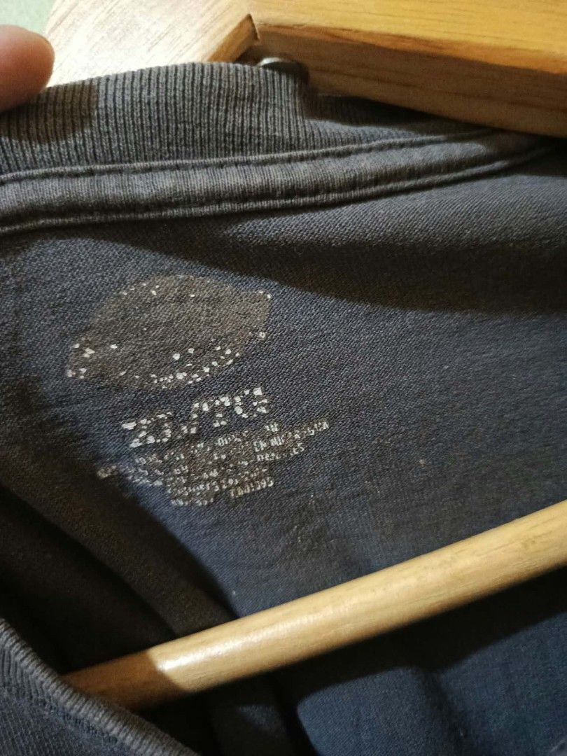 Dickies Pocket T-Shirt Dark Grey (Category: Tshirts & Polo Shirts ) located in Manila. Submitted by collinvien123 (Listing ID 1467099913, Image 3). Description: - Brand: Dickies - Item: Heavy cotton crewneck tee - Color: Dark grey with a cool faded wash look - Size: 2X / 2TG - Features: Single chest pocket with woven logo label - Condition: Pre-loved with normal wear, fabric tag inside side seam is partially torn.