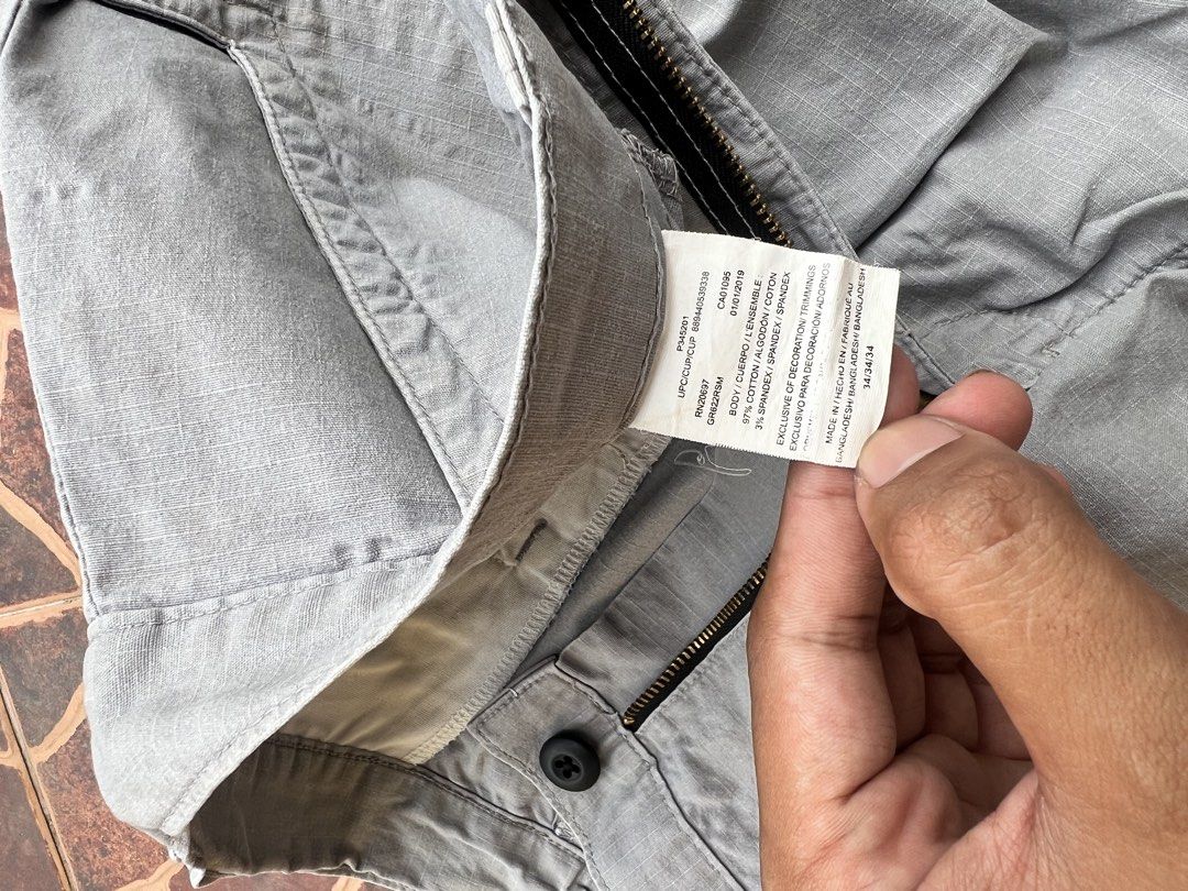DICKIES SINGLE PATCH (Category: Shorts) located in Batangas. Submitted by engr_thrift (Listing ID 1467009606, Image 3). Description: 📌 Dickies single patch 📐Dimensions (inches) Waistline : 34 Length : 22 Leg hole : 11.5 Issue : need wash .