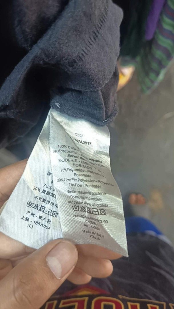 Dior (Category: Luxury Apparel) located in Tarlac. Submitted by cbmollida267541 (Listing ID 1467080208, Image 3). Description: L sizing.