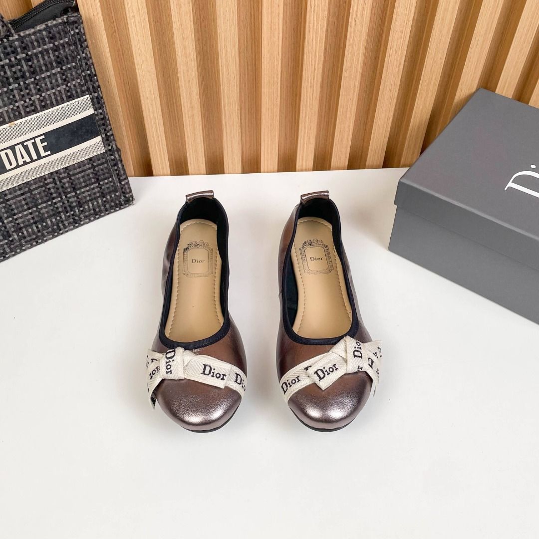 Dior new ballet flats(Custom-made) (Category: Flats & Sandals) located in Malabon City. Submitted by gentletigerde25b3 (Listing ID 1467115327, Image 1). Description: Dior new ballet flats ✨ same style as the stars 🤶 top-layer lambskin, brand-letter bow 🎊 lambskin lining at the toe 🎈 non-slip rubber sole, soft and comfortable. 🎁 Leg-enhancing must-have ⛄ top-quality hit, official website style 🛶 boarding shoes, dance shoes, driving shoes, cas