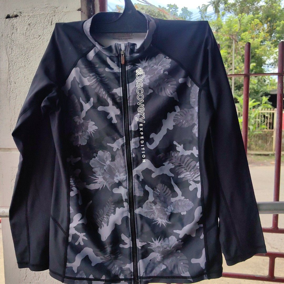 Discovery expedition for kids (Category: Coats, Jackets and Outerwear) located in Calamba. Submitted by princesspauliney. (Listing ID 1466986591, Image 1). Description: For kids 250 only best fit for 6 to 7yrs old 140 on tag Calamba laguna Shoppee check out Jnt direct courier Lalamove pick up First to pay basis.