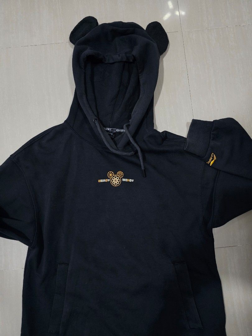 Disney Mickey Mouse Black Hoodie (Category: Hoodies) located in Antipolo. Submitted by ancheska_ (Listing ID 1467035407, Image 2). Description: XL ON TAG NO ISSUE ANTIPOLO CITY .