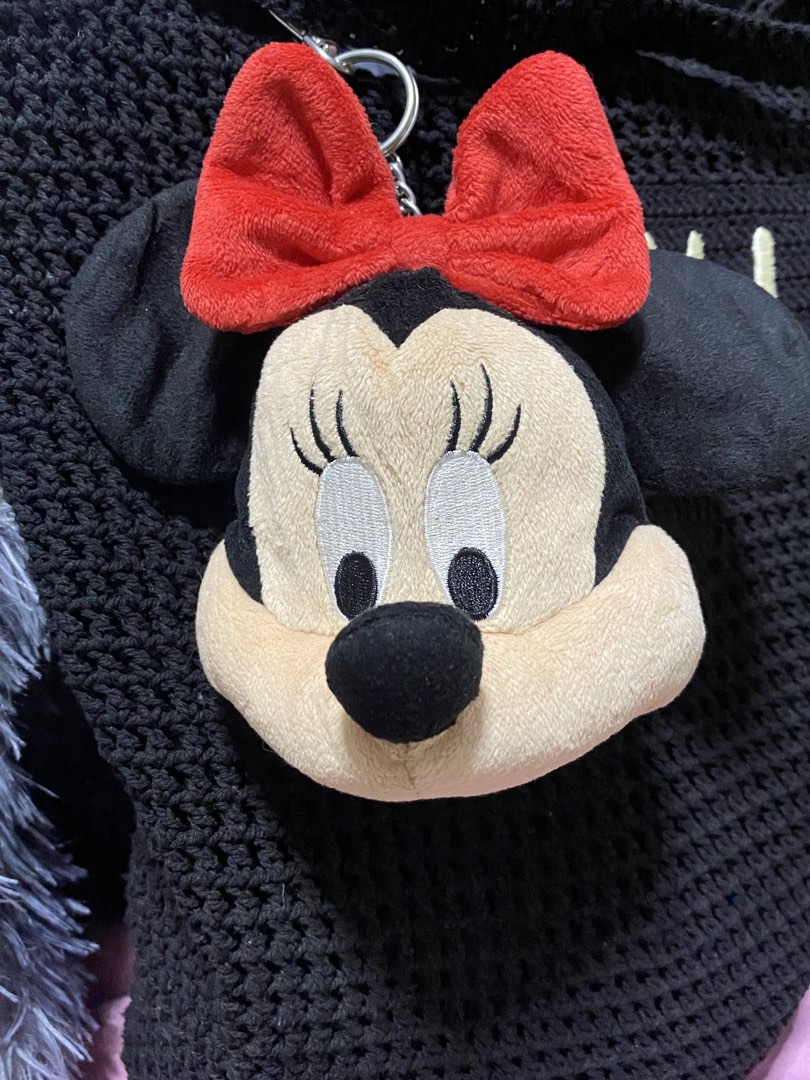 Disney Minnie Coin Purse (Category: Purses & Pouches) located in Los Banos. Submitted by chus.things (Listing ID 1467157706, Image 3). Description: Welcome to Chus Things! Help me declutter by buying my some of my collections/stuffs. Tyia! Selling Disney Minnie Coin Purse with plush tag; no paper tag Rfs: Decluttering since maglilipat na po kami ng house (bought this po sa mga seller sa black app and blue app) Mode of Payment: Gcash, Maya, BDO As