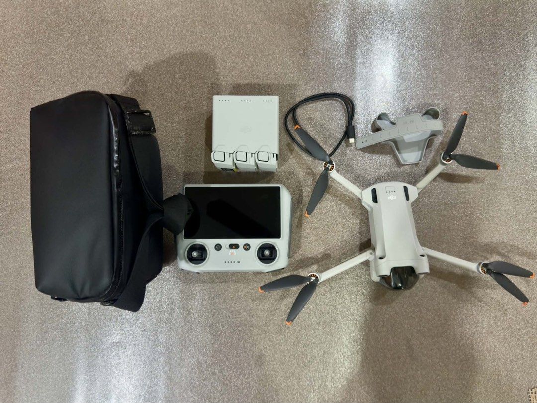 DJI MINI 3 PRO FMC (Category: Drones) located in San Pedro. Submitted by dodge.roll01 (Listing ID 1467070503, Image 1). Description: DJI MINI 3 PRO FMC WITH 3 BATTERIES AND CONTROLLER CARRYING POUCH WHAT YOU SEE IS WHAT YOU GET DI YAN LASPAG MABABA FLIGHT TIME DI MA COMPUTE (HASSLE MAG ADD KAPA SA APP ) RFS : may bagong drone na SAN PEDRO LAGUNA MEET UP History of crash yes meron pero wala affect sa drone walang cracks or anything else..