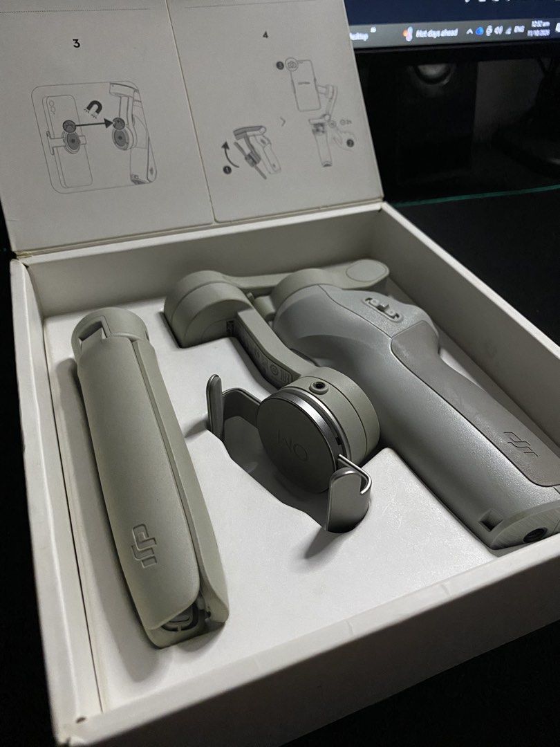 DJI Osmo Mobile SE (Category: Gimbals & Stabilizers ) located in Manila. Submitted by miguel6769 (Listing ID 1467149181, Image 2). Description: Rush Sale ‼️‼️‼️ Dji Osmo Mobile SE Used for personal use only .