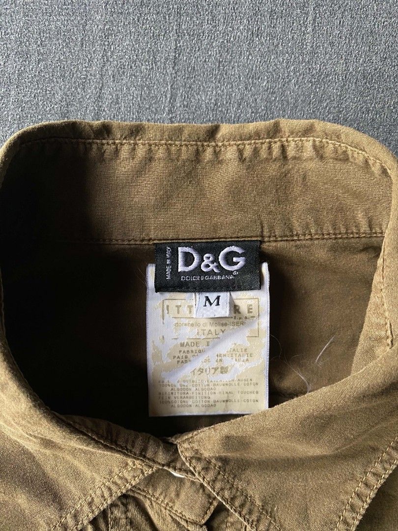 Dolce & Gabanna polo long sleeve (Category: Longsleeves) located in Manila. Submitted by raymondrob54698 (Listing ID 1467092929, Image 3). Description: Size medium on tag no issue.