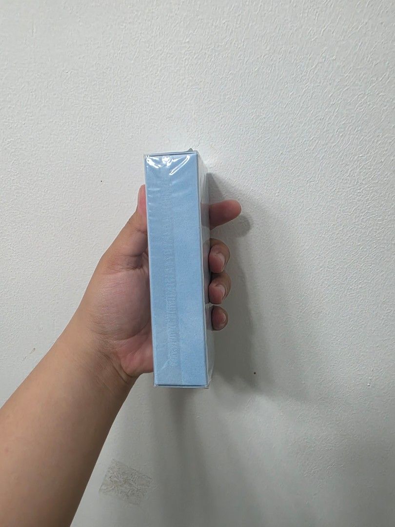 Dolce & Gabbana Light Blue Eau de Toilette 50ml (Category: Fragrance & Deodorants) located in Quezon City. Submitted by agapimou88 (Listing ID 1467131635, Image 2). Description: - Authentic Dolce & Gabbana Light Blue Eau de Toilette - 50ml bottle size - Brand new and still sealed in original plastic wrapping - Unopened box with retail barcode sticker attached - Made in Italy - Perfect for personal use or as a gift - Item from Singapore.
