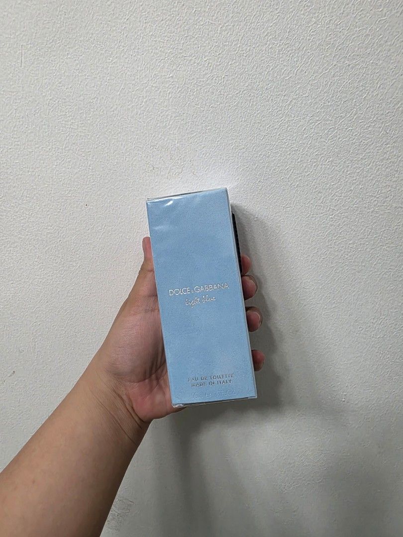 Dolce & Gabbana Light Blue Eau de Toilette 50ml (Category: Fragrance & Deodorants) located in Quezon City. Submitted by agapimou88 (Listing ID 1467131635, Image 1). Description: - Authentic Dolce & Gabbana Light Blue Eau de Toilette - 50ml bottle size - Brand new and still sealed in original plastic wrapping - Unopened box with retail barcode sticker attached - Made in Italy - Perfect for personal use or as a gift - Item from Singapore.