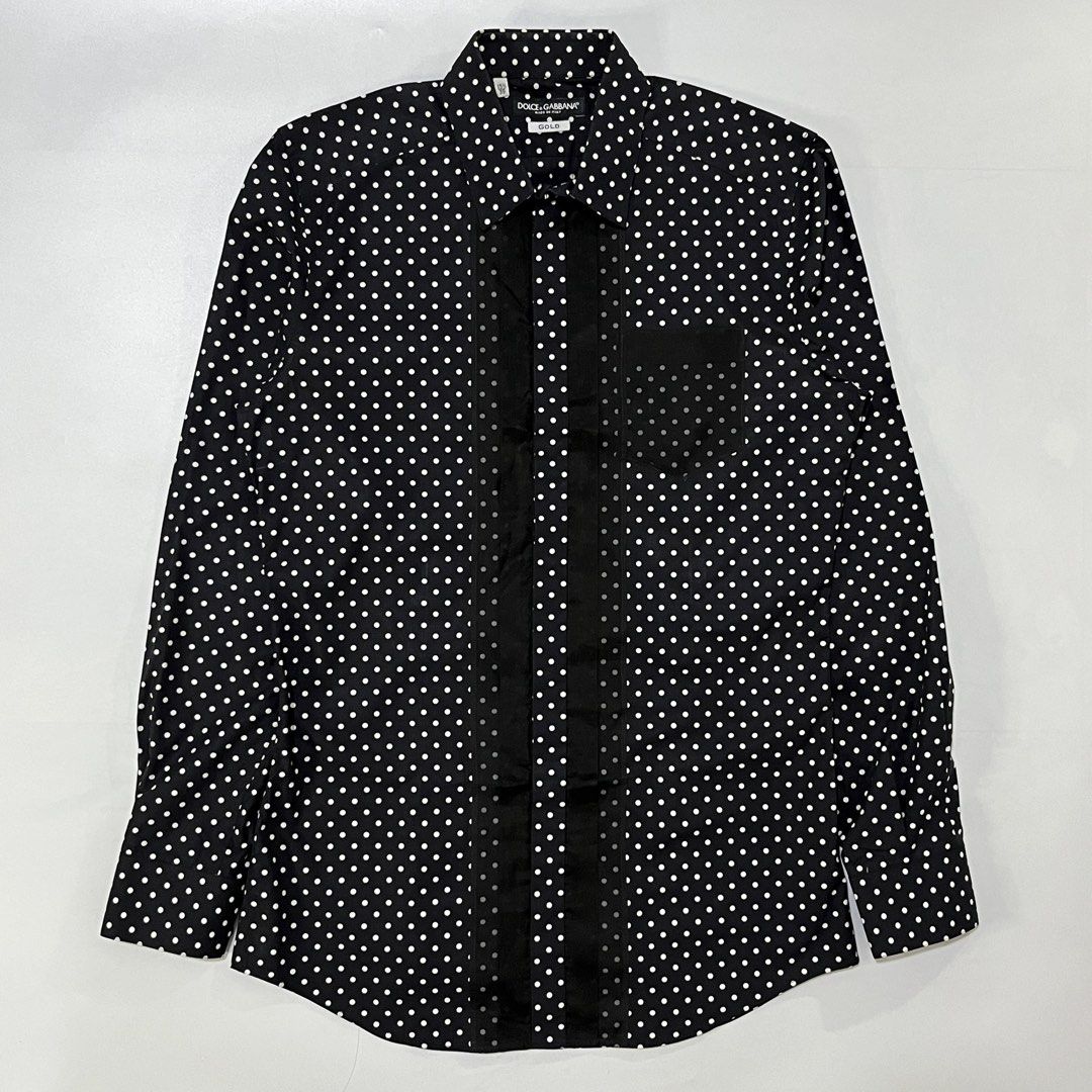 DOLCE & GABBANA POLKA DOT SHIRT (Category: Luxury Apparel) located in Bacolod City. Submitted by the.finest (Listing ID 1467104945, Image 1). Description: Dolce & Gabbana Polka dot Button up Shirt Size: Medium to Large Width: 19.5 Length: 30.5 Condition: 9.5/10 4,500+shipping fee.