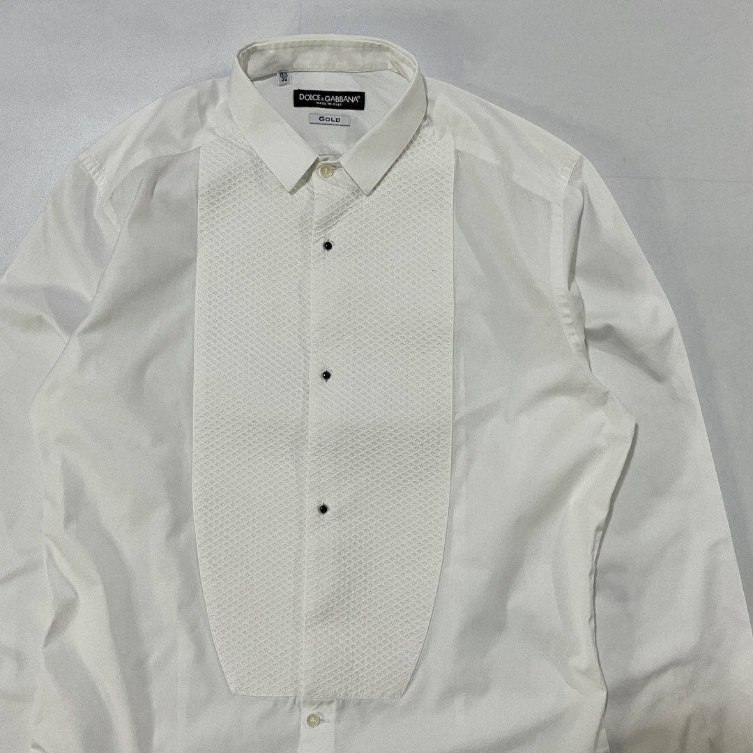DOLCE & GABBANA POPLIN BIB TUXEDO SHIRT (Category: Luxury Apparel) located in Bacolod City. Submitted by the.finest (Listing ID 1467156431, Image 3). Description: Dolce & Gabbana Poplin bib Tuxedo Shirt Open Cuffs Size: Medium to Large Width: 19.5 Length: 30 Condition: 9/10 5,000+shipping fee.