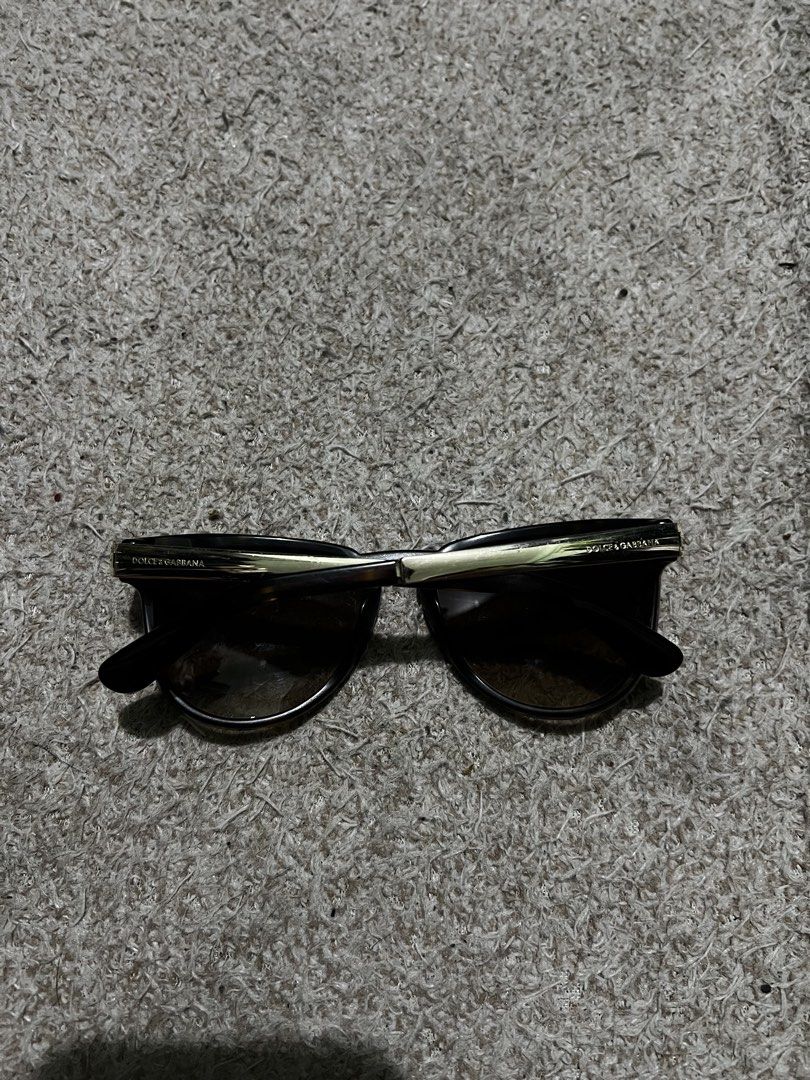 Dolce And Gabbana Shades (Category: Luxury Accessories) located in Mexico. Submitted by iseemiyakee. (Listing ID 1466979798, Image 2). Description: No issue .