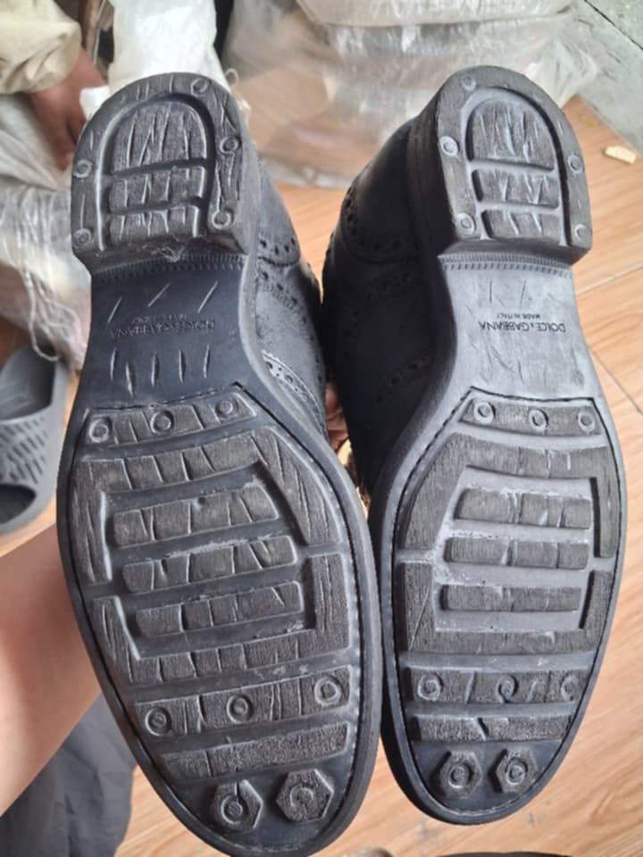Dolce $Gabbana (Category: Sneakers & Footwear) located in Koronadal. Submitted by glads08089 (Listing ID 1467035615, Image 3). Description: dolce and Gabbana size 42 excellent condition.