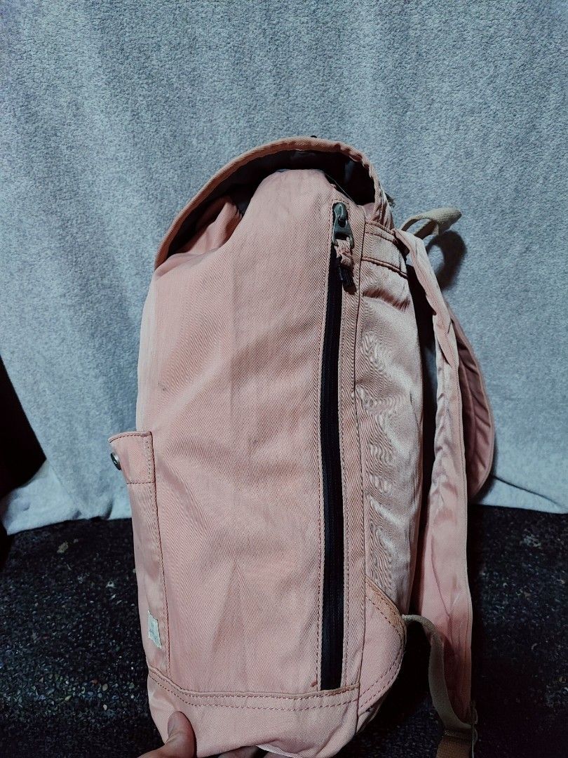 Donut Montana Backpack peach Pink (Category: Backpacks) located in Baguio. Submitted by jayrgijc52758 (Listing ID 1466978550, Image 3). Description: Donut Montana backpack Peach pink Very nice nito In very good condition 600 nlangs.