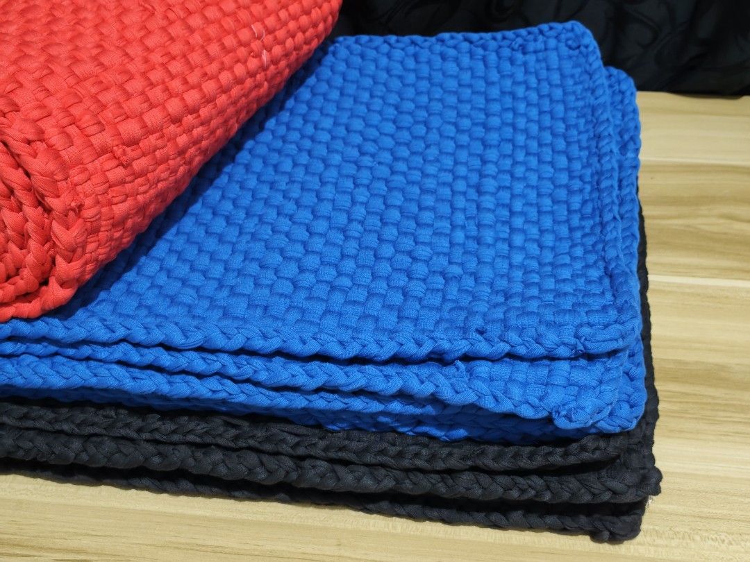 Door mat (Category: Carpets, Mats & Flooring) located in Taytay. Submitted by goldentree-b9df (Listing ID 1466978179, Image 3). Description: Hand woven Door mat 30 each Pot holder 20 2pcs.
