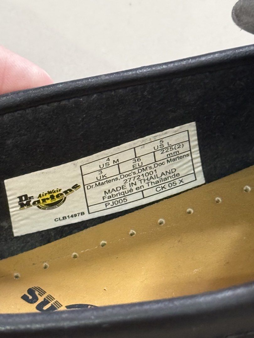 Dr. Martens Adrian Tassel Loafers (Category: Casual Shoes) located in Quezon City. Submitted by folkrory (Listing ID 1467023599, Image 2). Description: - used only once with socks !! - bought in Nordstrom Canada for 10k - no more box as it was bulky to travel with - used only once during Daniel Ceasar concert - size best fit women’s 6.5-7 - EU36/UK3/US 5 size on box.