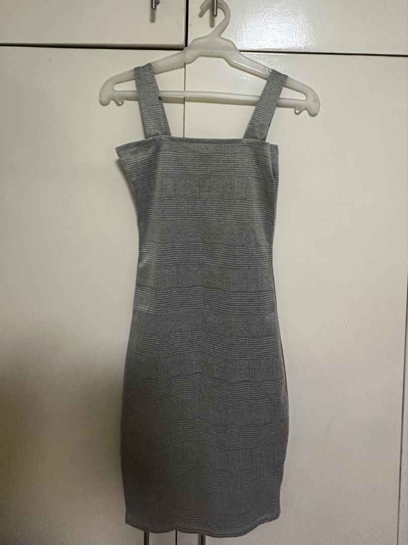 Dress (Category: Dresses) located in Manila. Submitted by kvs0917 (Listing ID 1467100713, Image 3). Description: Bodycon dress 2 for 450, negotiable xxs-xs 80% dp.