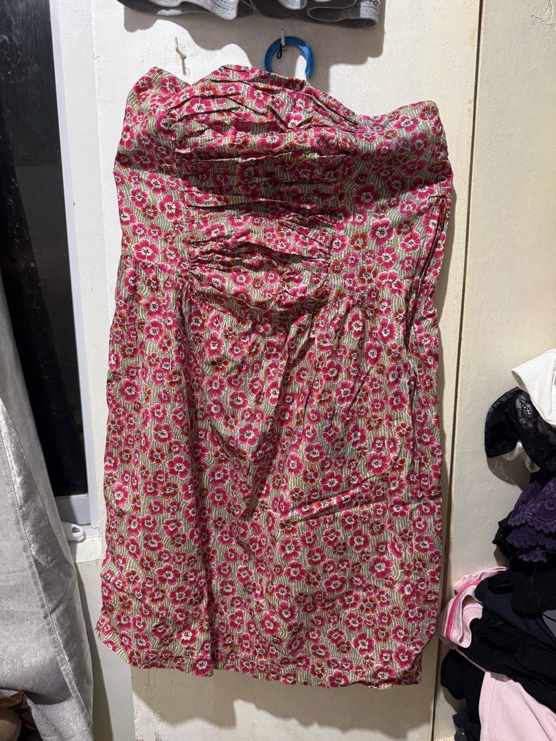 Dresses & Tops for sale! (Category: Dresses) located in Ozamiz City. Submitted by jowaaanna (Listing ID 1467116482, Image 2). Description: ₱50 each. Clearing out ky wardrobe Used once .