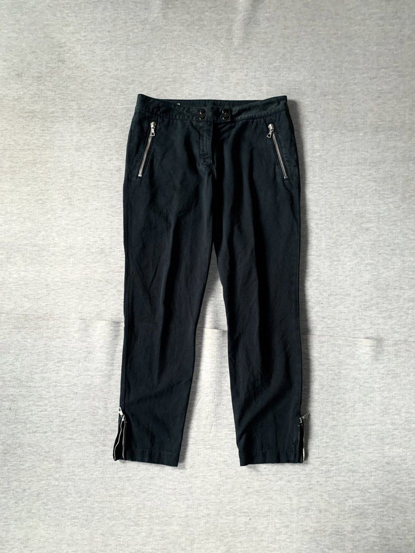 DRIES VAN NOTEN (Category: Luxury Apparel) located in Cebu City. Submitted by thegoodleftovers (Listing ID 1467126856, Image 1). Description: DRIES VAN NOTEN •Condition: 9.5/10 •Color rate: 9.5/10 •Issue: none •Size: Waistline 32 Lenth 38 inches Leg opening 12 inches Hem 6 inches Php + sf 📩 more details Cebu City.