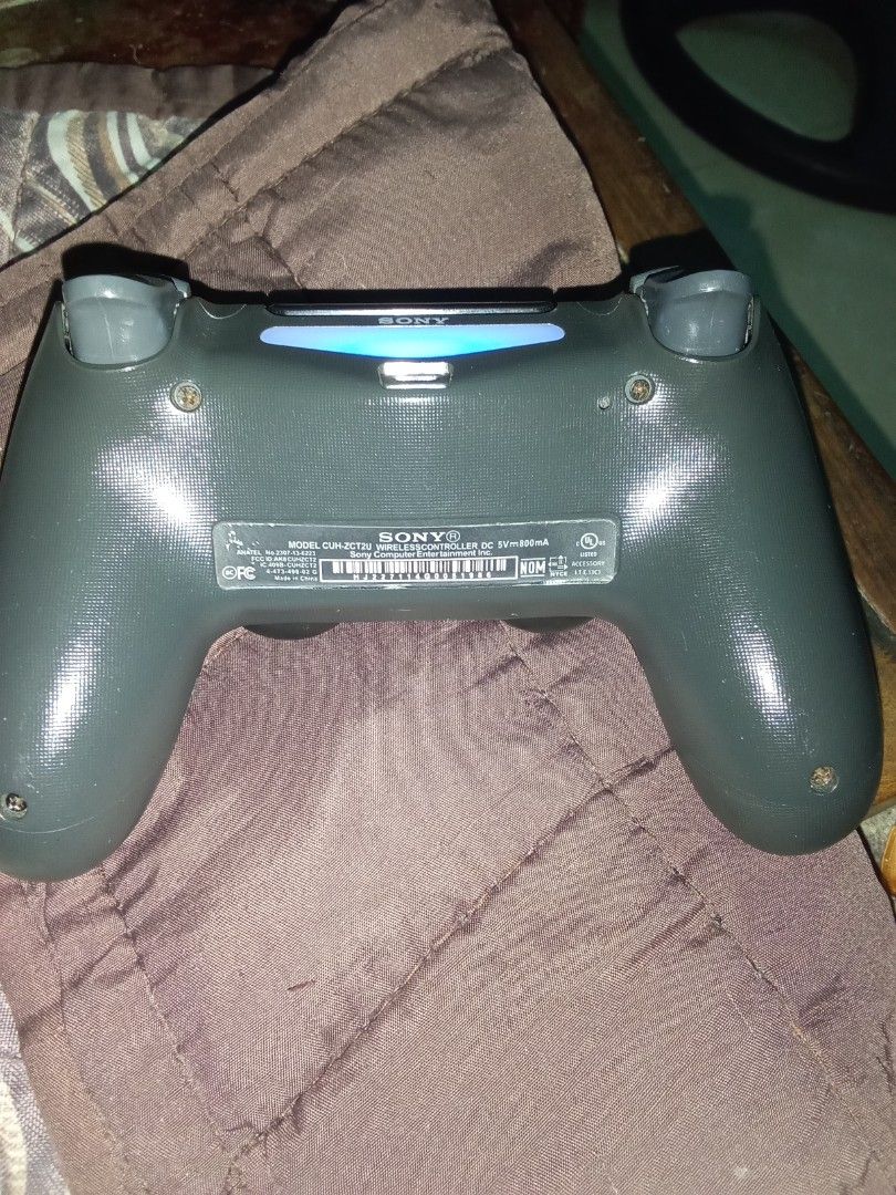 ds4 ps4 controller (Category: PlayStation) located in Manila. Submitted by mightyshark.26a54b (Listing ID 1466986262, Image 1). Description: l2 and r2 not working still clicking but not responding but over all goods.