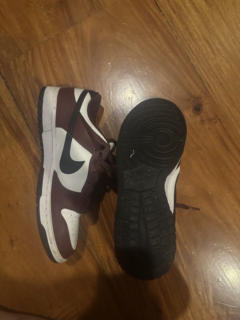 Dunks for sale (Category: Casual Shoes) located in Manila. Submitted by enriquemunoz (Listing ID 1467076949, Image 3). Description: size 9 with box a little dirty no issues.