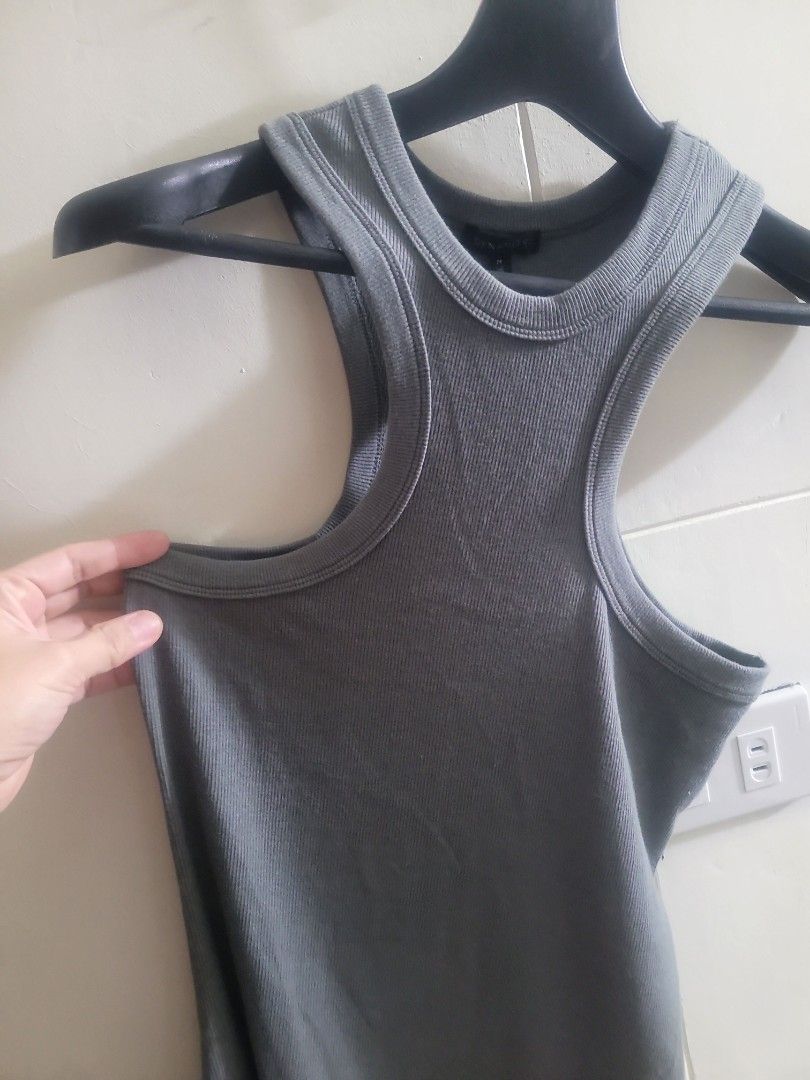 Dynamite Ribbed Bodycon. As new (Category: Dresses) located in Los Banos. Submitted by lopecruz (Listing ID 1467090166, Image 2). Description: armpit: 18"(stretchy) length: 35" like new, no flaws S-M.