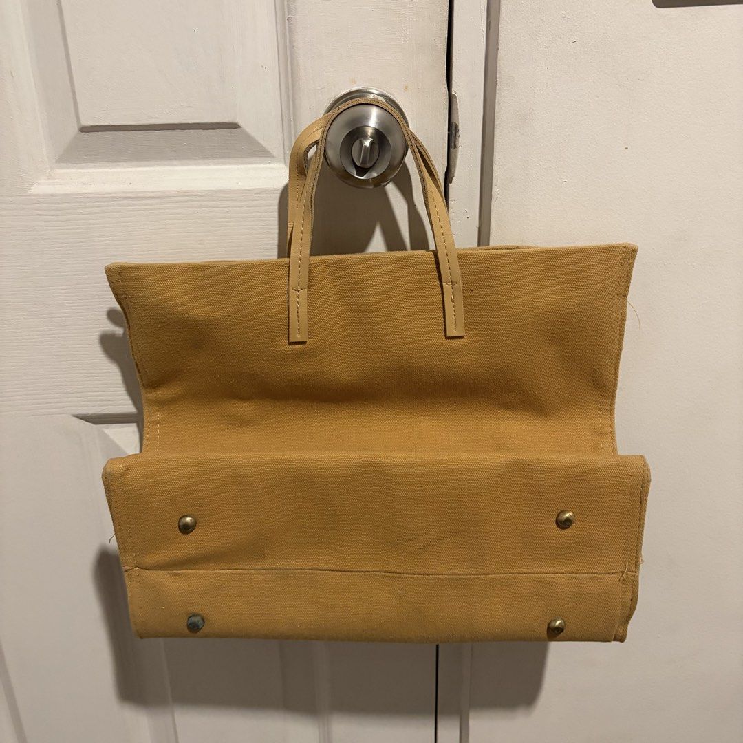 Easy Peasy Canvas Tote Bag (Category: Tote Bags) located in Manila. Submitted by sade03_ (Listing ID 1466982245, Image 1). Description: —tote bag, very spacious inside.