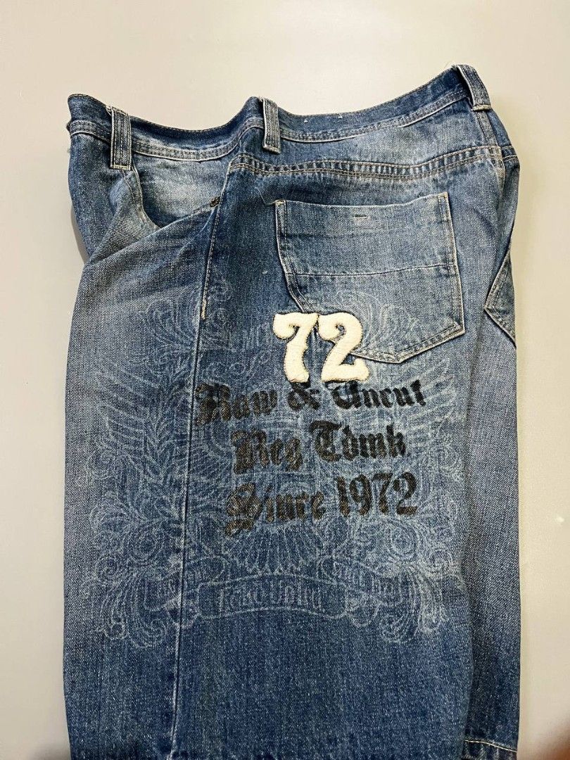 Ecko Unltd Denim Shorts Size 36 (Category: Shorts) located in Dagupan City. Submitted by retromix.ph (Listing ID 1467081618, Image 3). Description: Y2k Washed Ecko jorts WAIST: 36 LENGTH:24 THIGH: 14 HEM: 12 ISSUE: Need wash -CHECK EVERY SLIDES FOR ZOOM PICTURES -COLOR MAY DIFFER IN ACTUAL DUE TO LIGHTING.