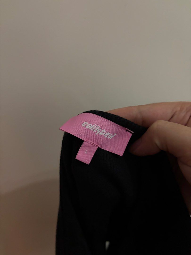 Edikted Halter Top L (Category: Sleeveless) located in Las Pinas. Submitted by sc.moo04 (Listing ID 1467162580, Image 2). Description: - bought in the USA - used 2 times only.