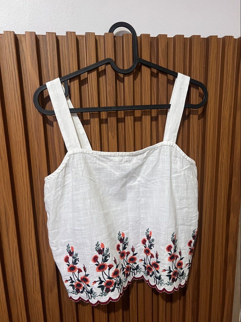 Embroidered White Blouse Unused (Category: Blouses) located in Quezon City. Submitted by coolliebels (Listing ID 1467085168, Image 1). Description: Decluttering Unused- natambak lang SF to shoulder by the buyer.