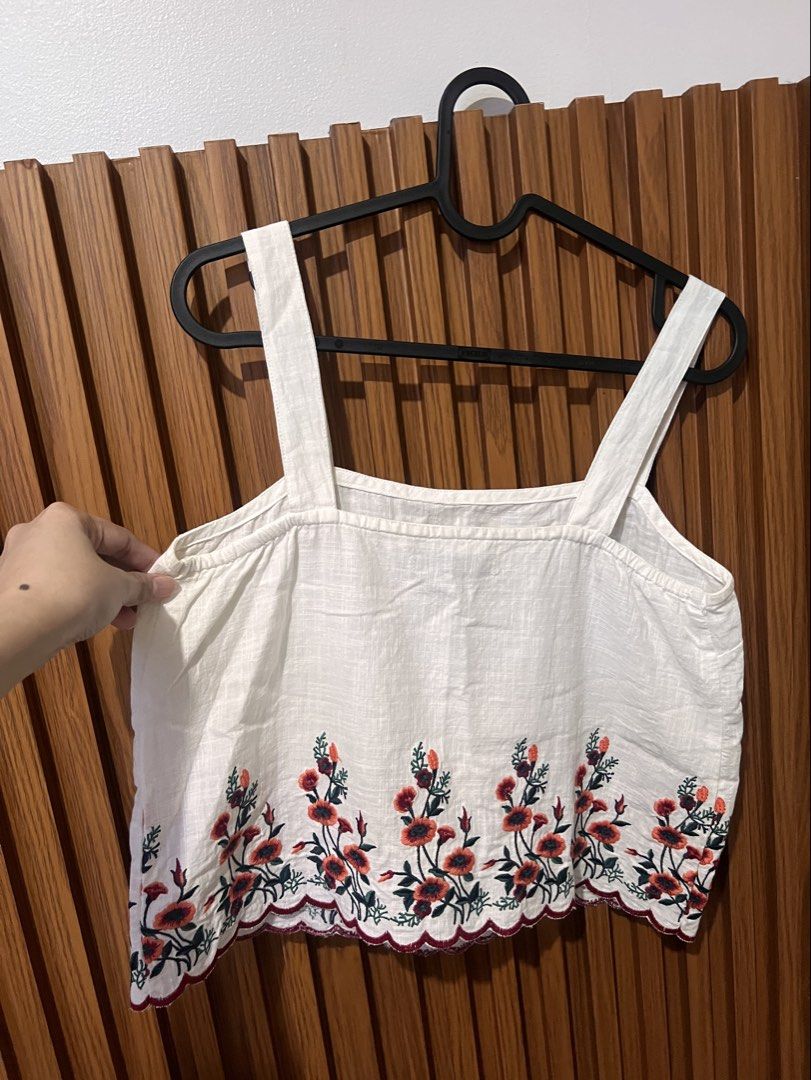 Embroidered White Blouse Unused (Category: Blouses) located in Quezon City. Submitted by coolliebels (Listing ID 1467085168, Image 2). Description: Decluttering Unused- natambak lang SF to shoulder by the buyer.