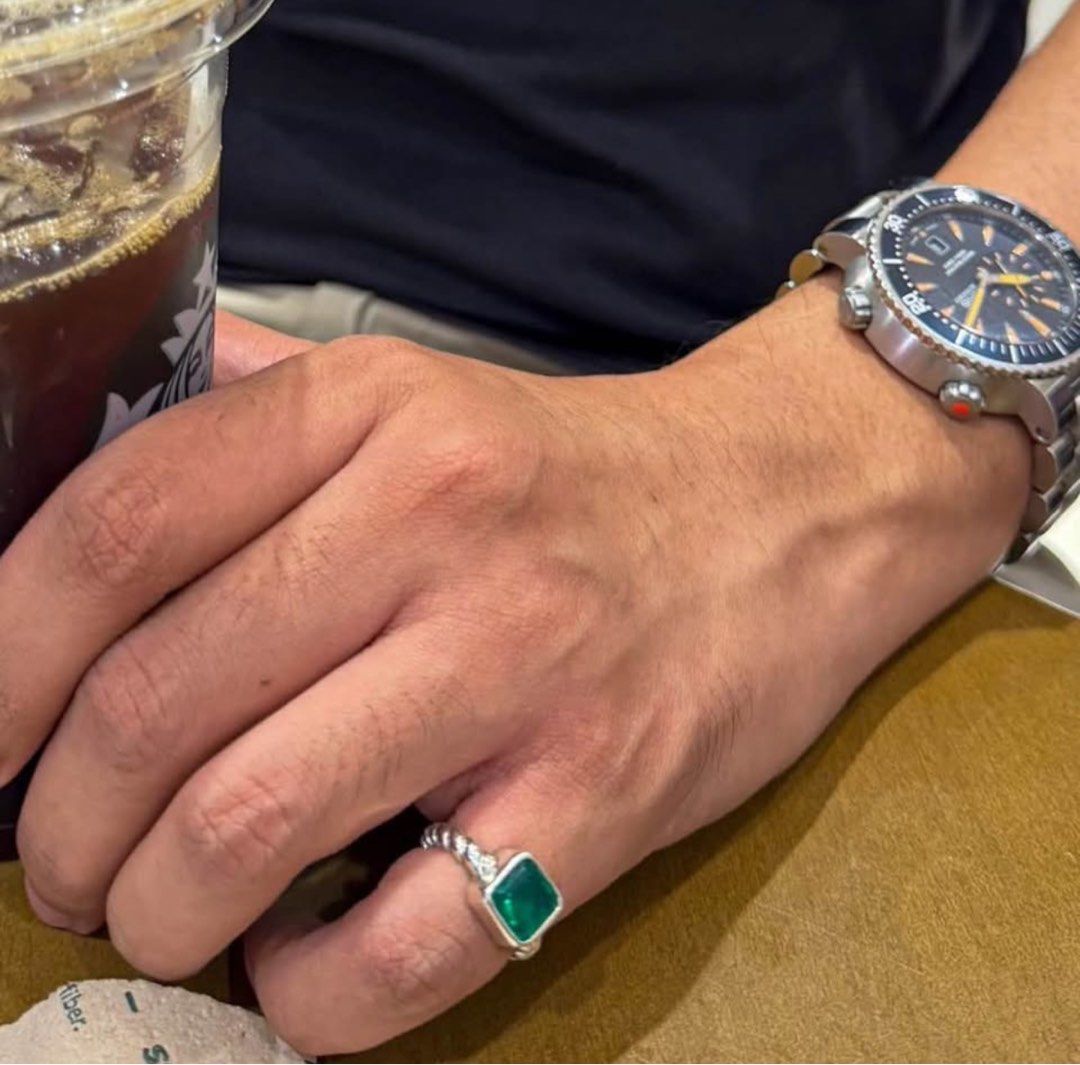 EMERALD RING FOR MEN | Silver Emerald Ring | Custom Made (Category: Rings) located in Valenzuela. Submitted by lablancos (Listing ID 1466978781, Image 1). Description: A sleek silver emerald ring for men, featuring a beautiful green emerald in a clean, modern setting. Perfect for everyday wear or a unique statement piece. 📩 Message us for price and customization details..