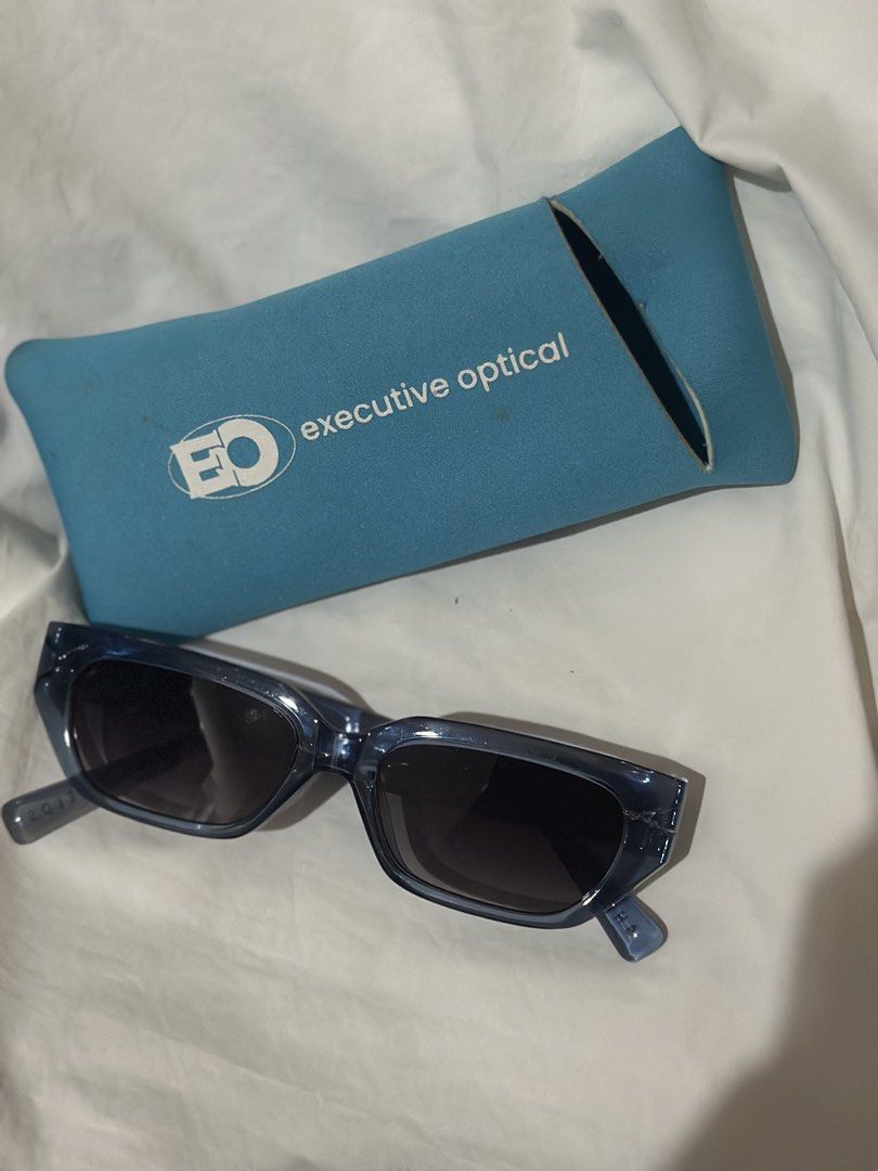 EO Blue Shields Shades (Category: Sunglasses & Eyewear) located in Baguio. Submitted by prettygirl_kaplaan (Listing ID 1467001089, Image 1). Description: Never used, nakatambak laing ngim adda issue: may crack s gilid at naupuan .