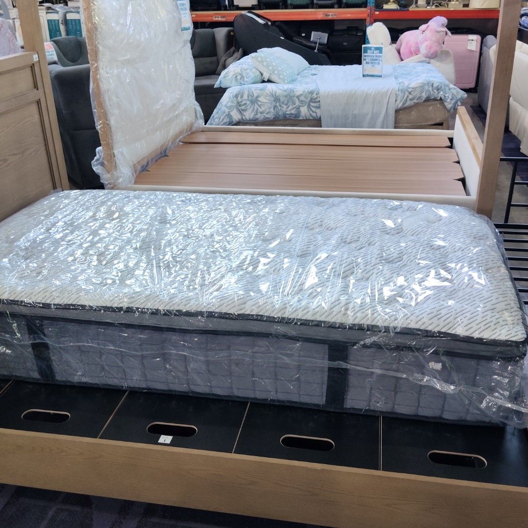 Ergolux Elite Bamboo King Single Mattress Medium Plush (Category: Bed Frames & Mattresses) located in Caloocan City. Submitted by budlat944-45384 (Listing ID 1466997155, Image 2). Description: - Size: King Single - Condition: Brand new, completely unused, and still wrapped in original plastic - Support: Medium plush with 9 targeted support zones - Construction: Advanced pocket spring system with reinforced edges to prevent sagging - Cover: Soft a