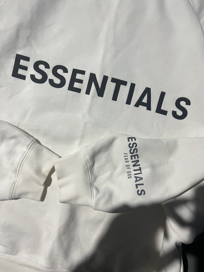 essential long sleeve (Category: Coats, Jackets and Outerwear) located in Iloilo. Submitted by zenshark_3970a7 (Listing ID 1467162959, Image 2). Description: SIZE MEDIUM TO SEMI LARGE.