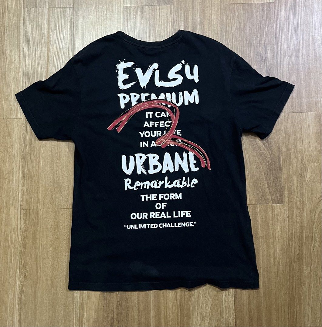 Evisu Premium graphic t-shirt (Category: Tshirts & Polo Shirts ) located in Porac. Submitted by macky.ron (Listing ID 1467160162, Image 1). Description: Length: 29 Width: 19 Condition: 9/10 Color rate: 9/10 Issue (s): None Complete Tags.