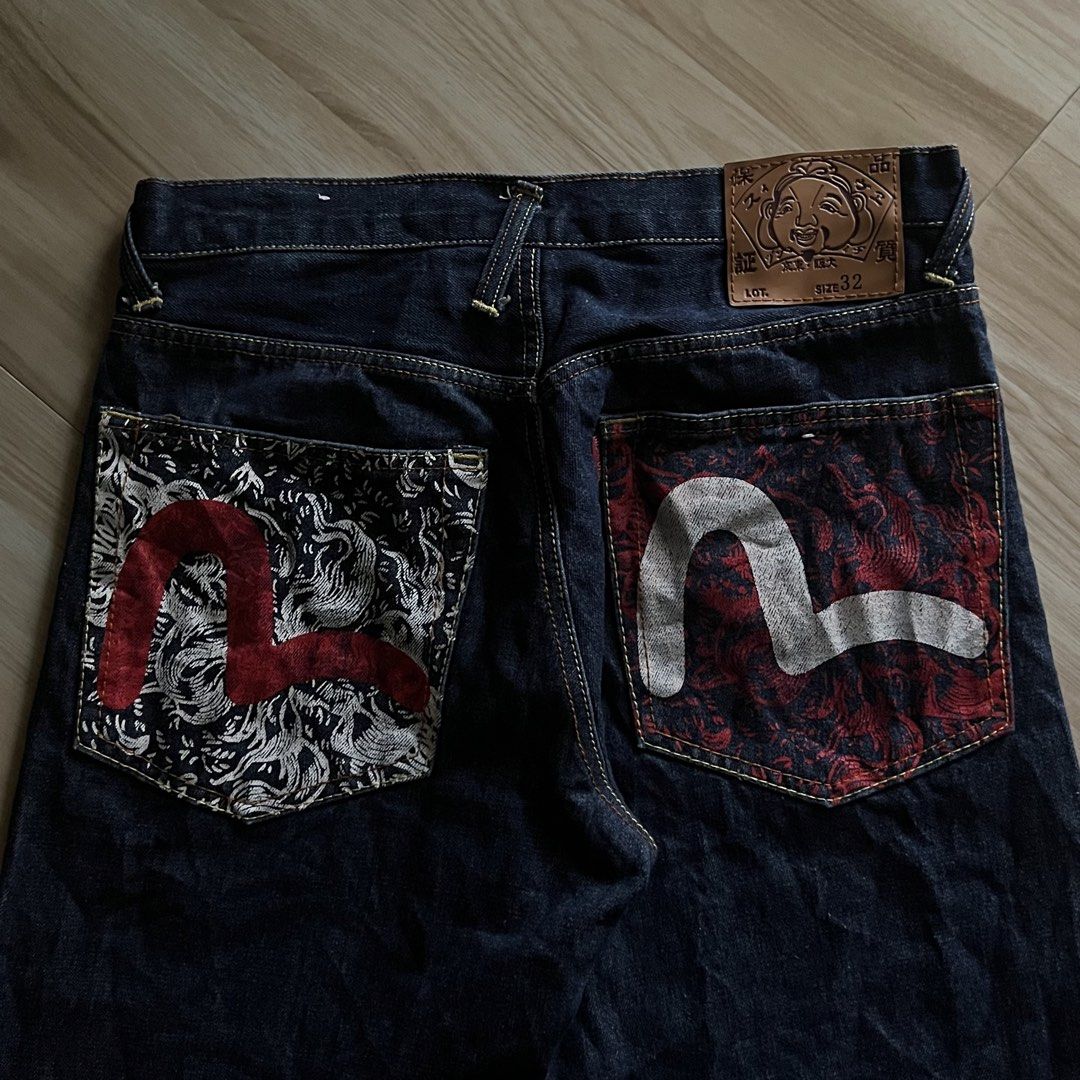 Evisu Selvedge Denim Daicock Pocket (Category: Jeans) located in Kidapawan. Submitted by reborngarments_2k25 (Listing ID 1467072099, Image 2). Description: Condition: Excellent Color Rate: 9.3/10 Waist x Length x Leg Opening: 32x39x9 Issue: Hairlines.