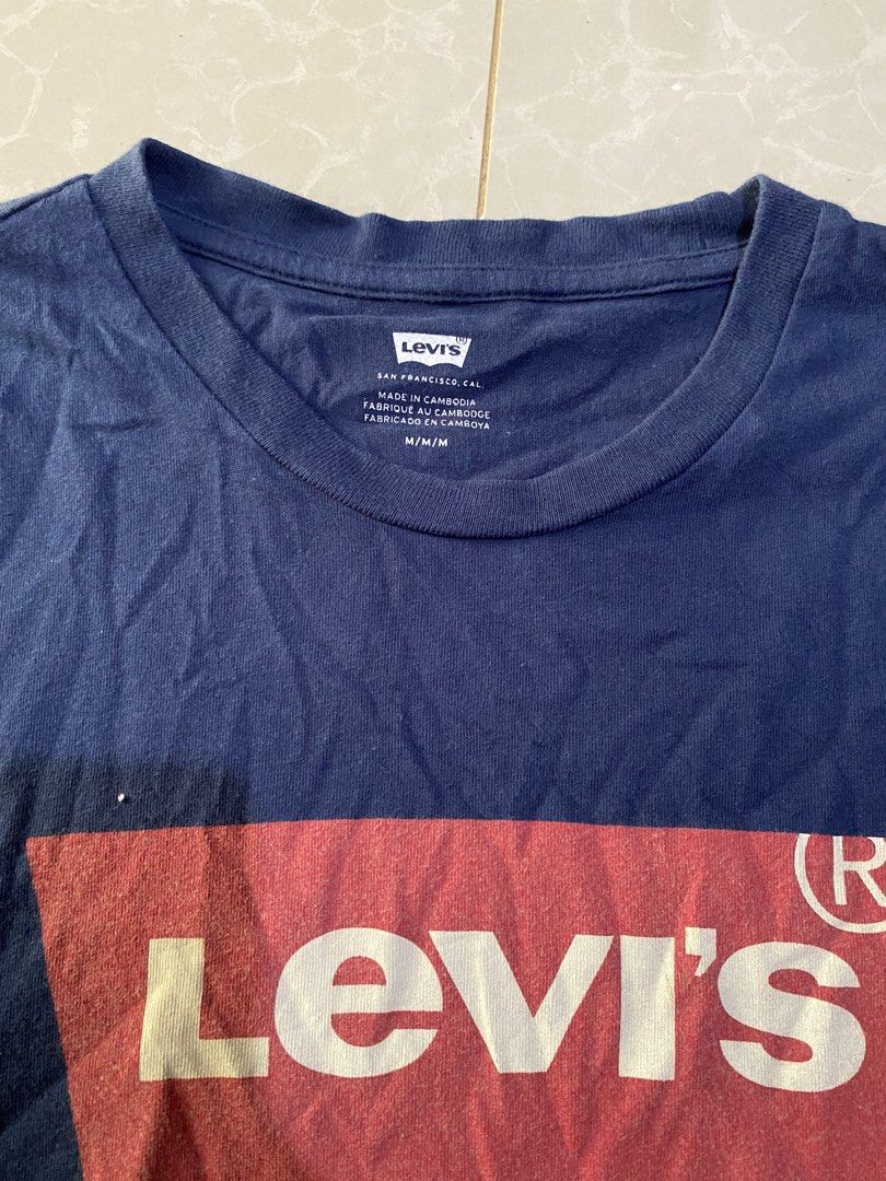 Excellent Condition Size: Medium Width: 20 Length: 28.5 Cr: 9.5/10 Issue: None (Category: Tshirts & Polo Shirts ) located in Lupon. Submitted by johnthrift_517 (Listing ID 1467112560, Image 2). Description: .